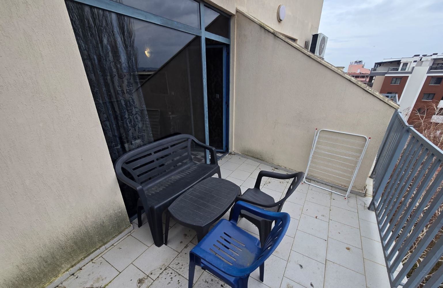 Стильная студия в центре Солнечного берега с видом на парк и город