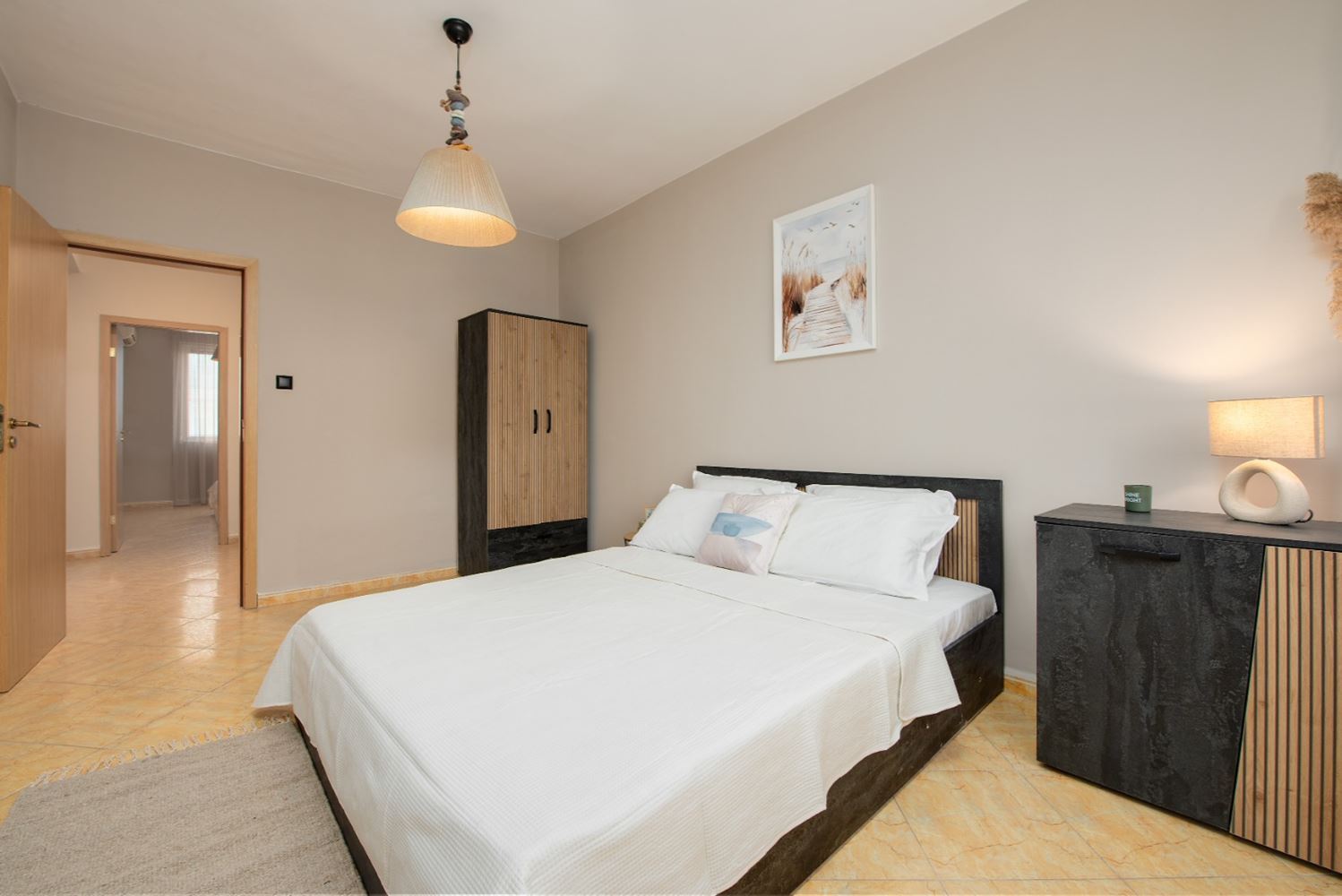 Стильно отремонтированная квартира с двумя спальнями в ухоженном комплексе в Солнечном Береге – комфорт, спокойствие и отличное расположение