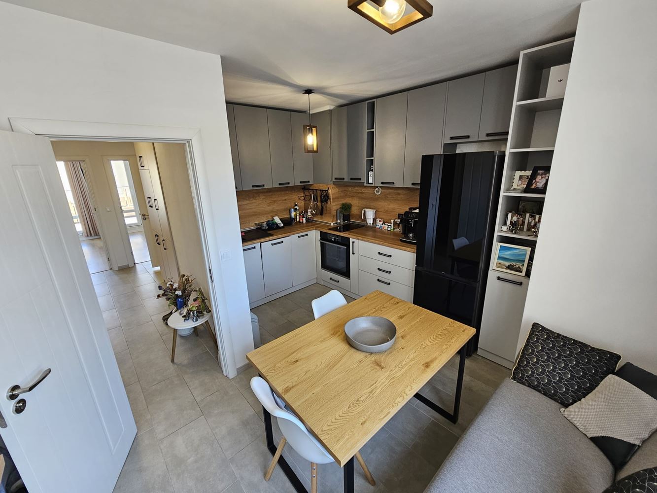 Просторная и светлая квартира с двумя спальнями и двумя большими террасами в Меден Рудник – идеально для семьи или инвестиций