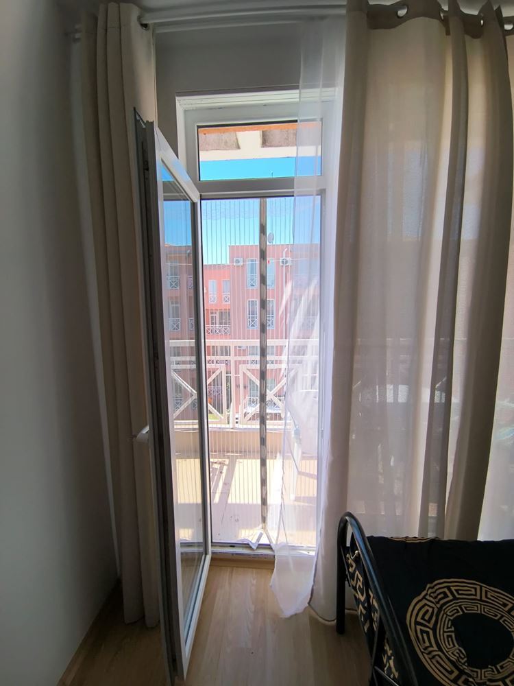 Эксклюзивно меблированная студия в закрытом комплексе с богатой инфраструктурой и спокойной атмосферой