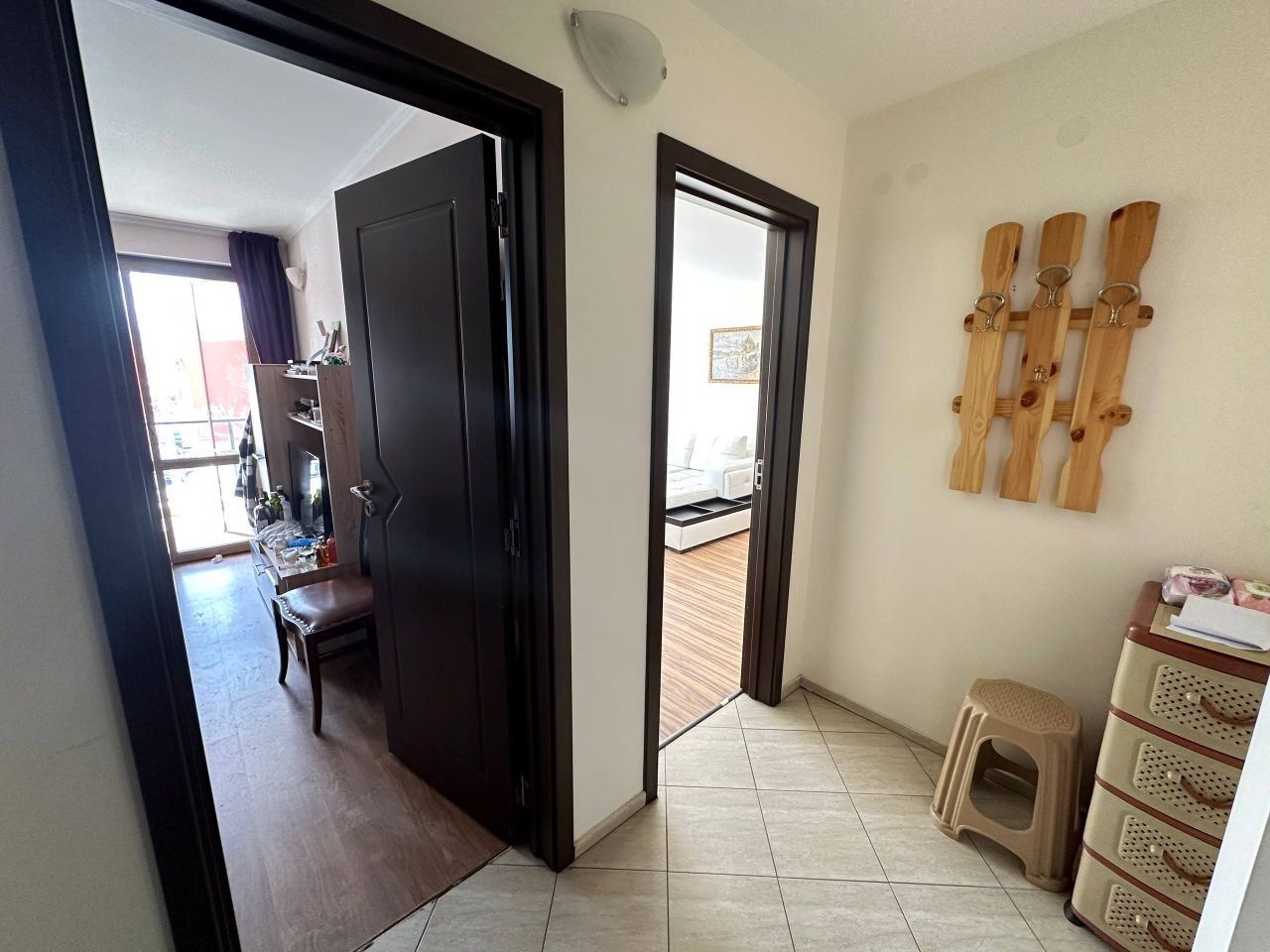 Двухкомнатная квартира в Солнечном Береге – полностью меблированная недвижимость с отличным расположением и круглогодичной инфраструктурой