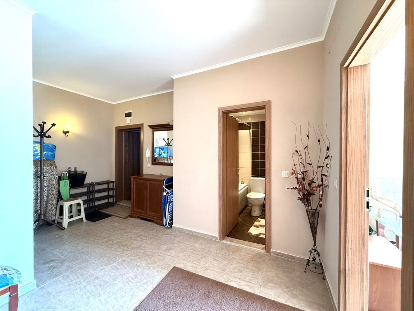 Роскошная двухкомнатная квартира с панорамным видом на море в Помории