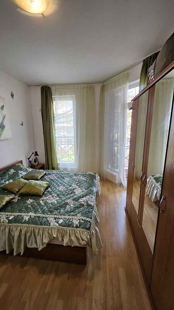 Современная квартира с одной спальней в закрытом комплексе с бассейнами и водными аттракционами в районе Солнечного берега