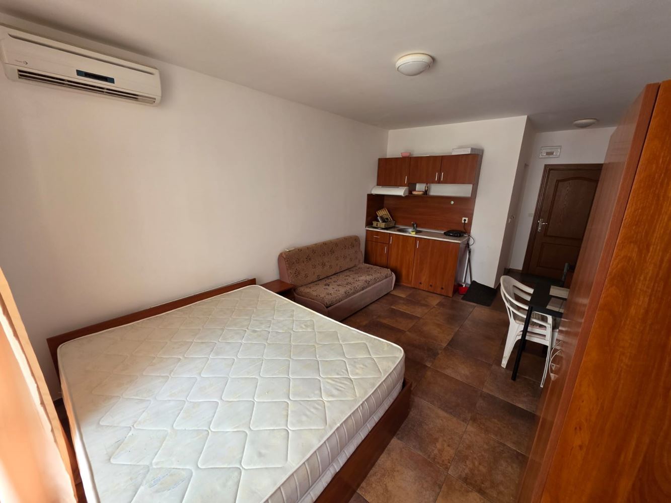 Студия в Солнечном Береге – современное здание, отличное расположение и полный комфорт для отдыха и инвестиций