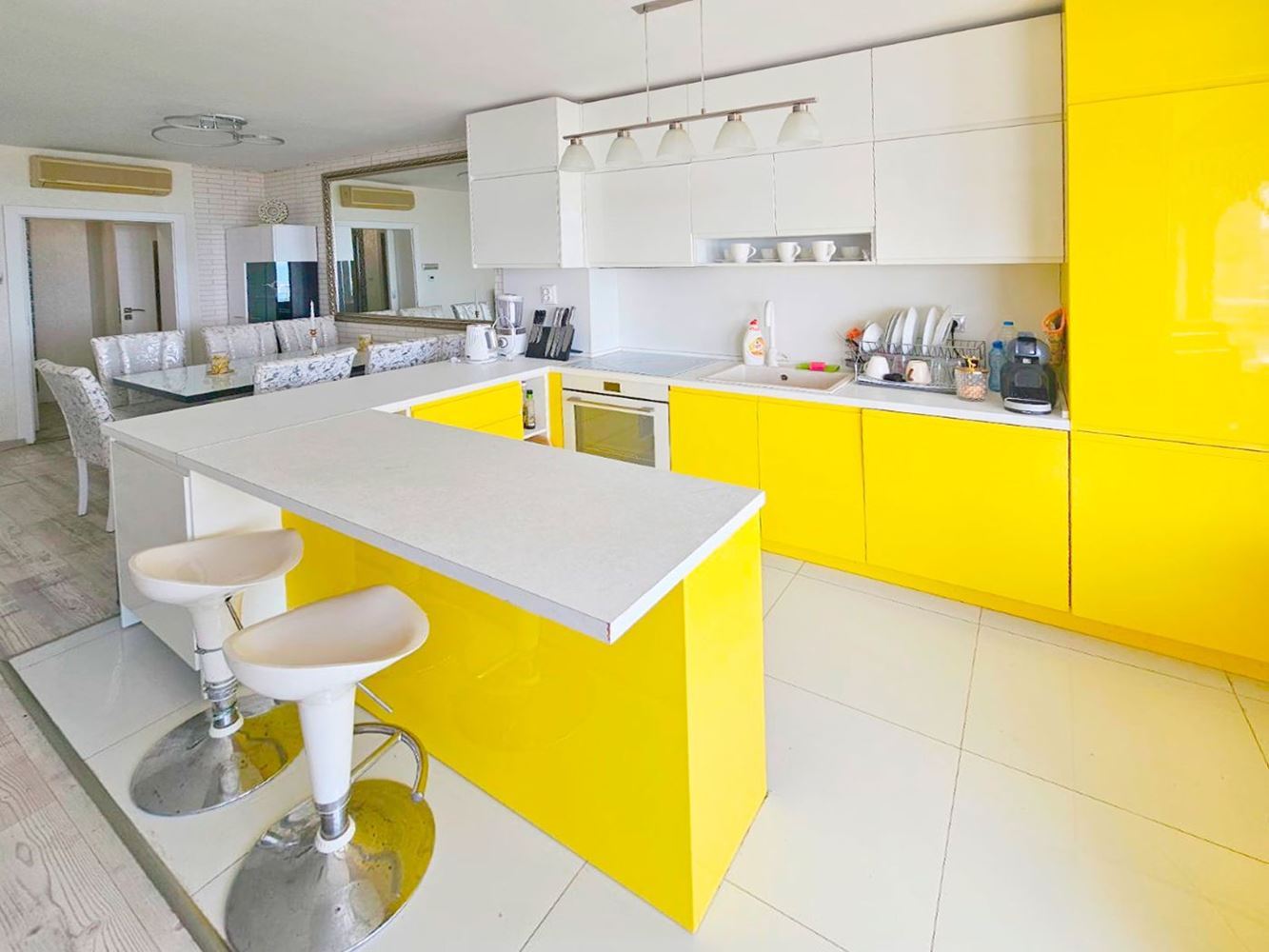 Роскошный апартамент с двумя спальнями с видом на море на первой линии в Равде – 114 м², две террасы и полный комфорт