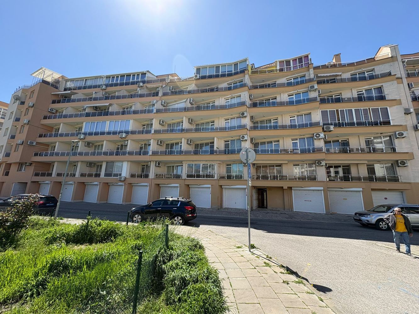 Уютная полностью меблированная студия в 300 м от моря в Поморие – отличная инвестиция и курортная недвижимость