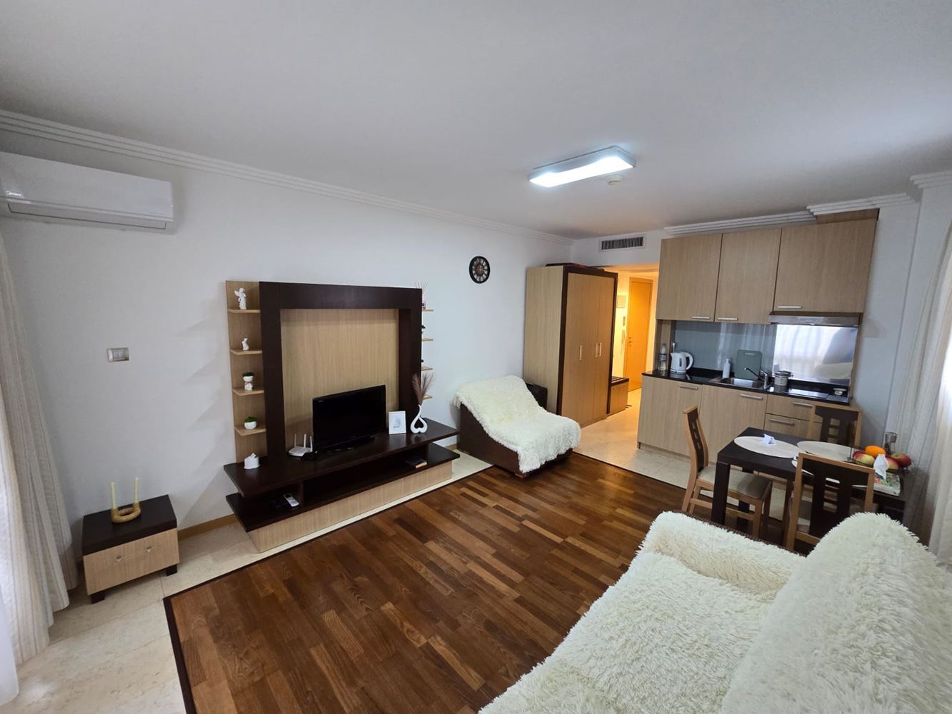 Роскошная студия на первой линии в Равда – стиль, комфорт и прямой доступ к пляжу