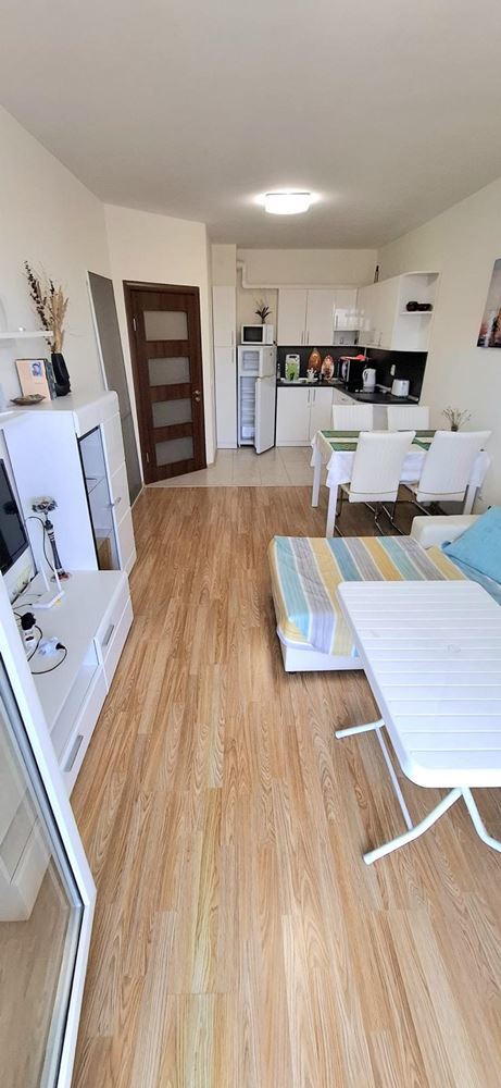 Двухкомнатный апартамент в комплексе в Поморие – 300 м от пляжа, отличная инвестиция