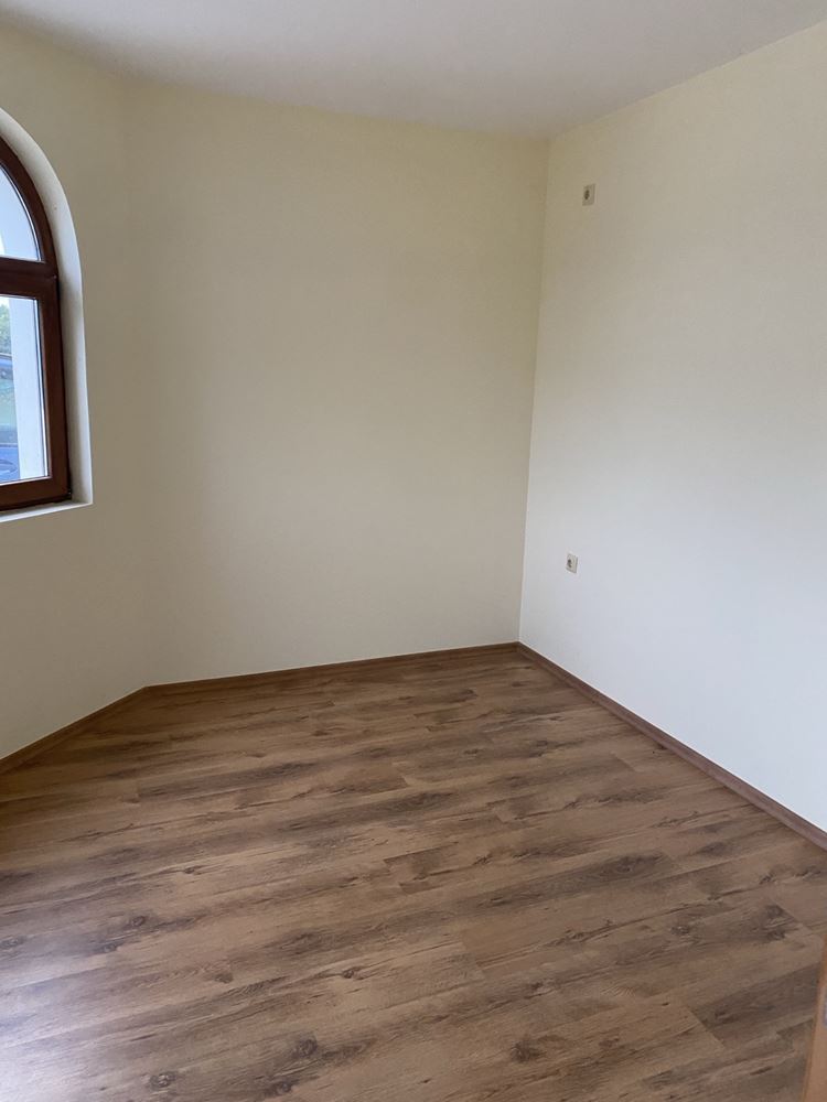 Двухкомнатный апартамент с Актом 16 в Равде, четвертый этаж – современное здание, отличная локация и потенциал доходности