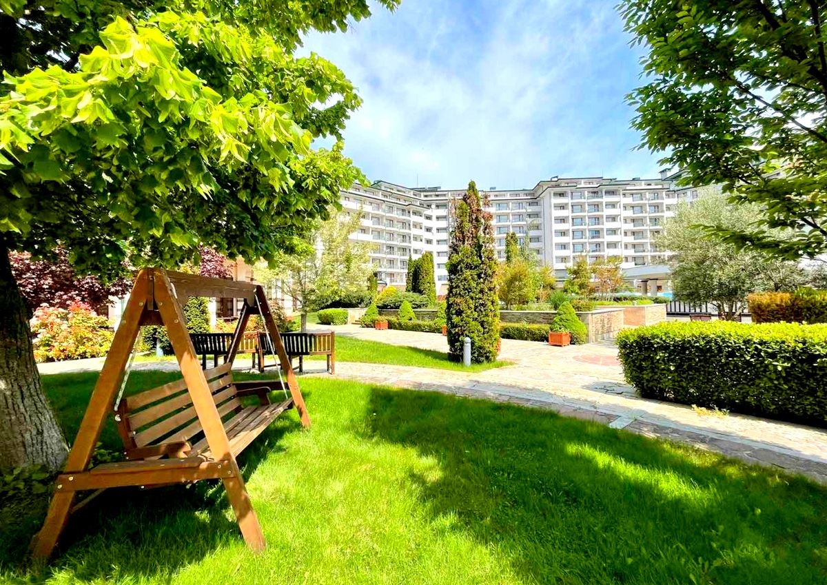 Двухкомнатная квартира  на первой линии моря в Равде – роскошь, природа и впечатляющий вид на бассейн