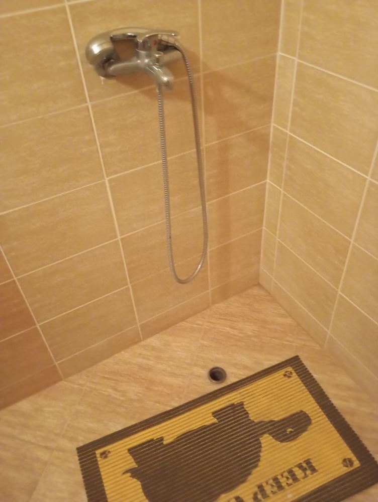 Полностью меблированный двухкомнатный апартамент в 200 м от пляжа в Равде – тишина, зелень и комфорт в небольшом комплексе