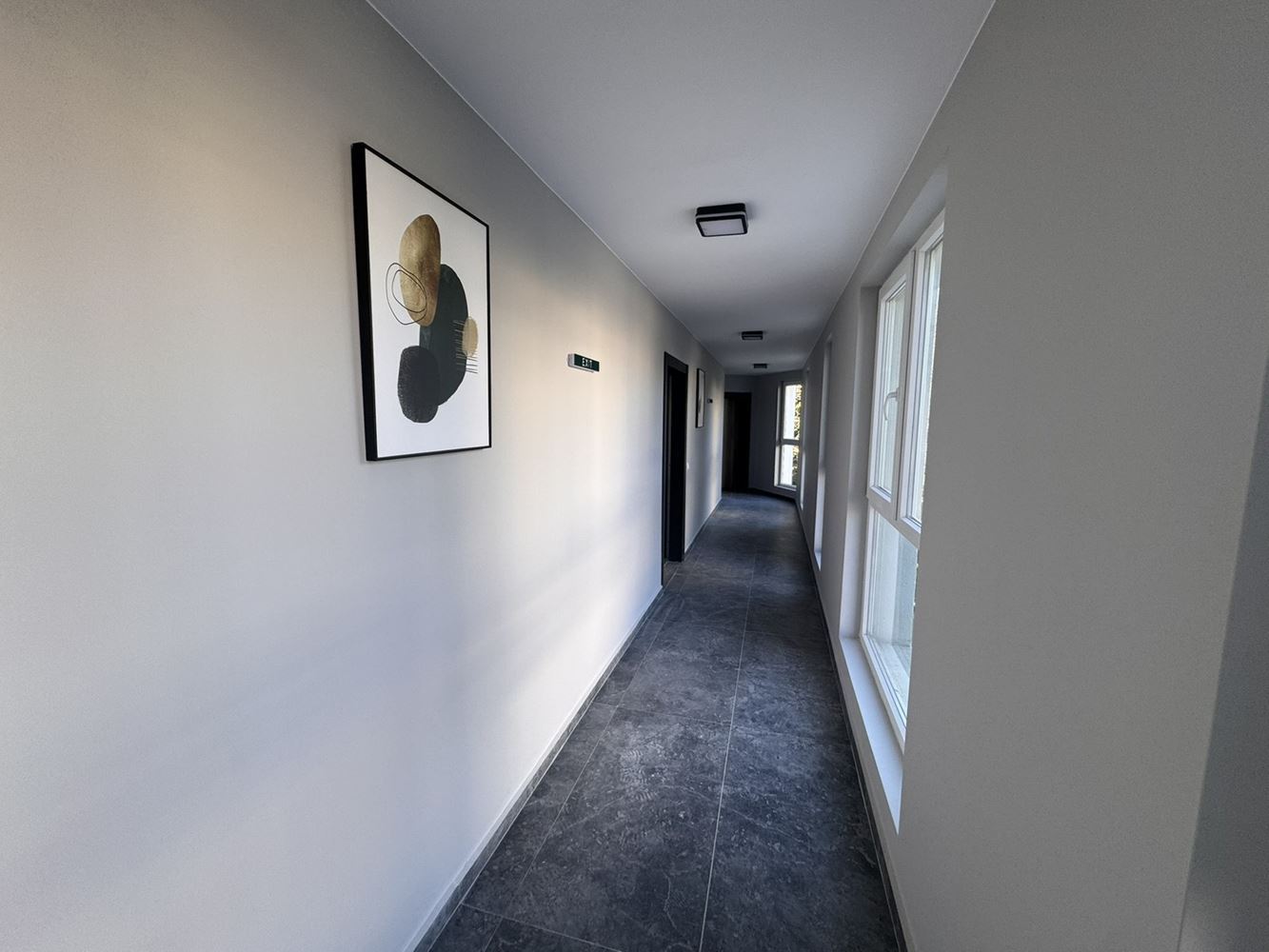 Панорамная студия с видом на море на последнем этаже в Сарафово – новая квартира с Акт 16