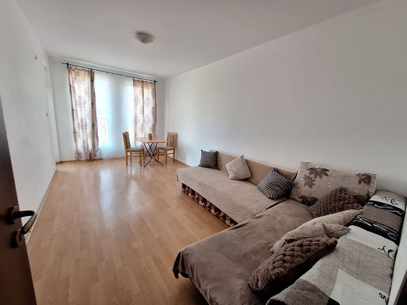 Просторная квартира с одной спальней в люксовом комплексе с бассейнами и спортивными удобствами