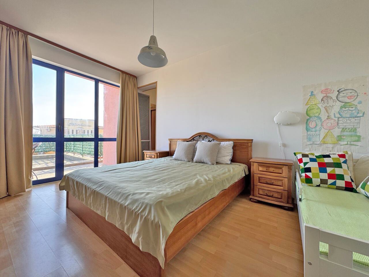 Роскошный пентхаус в Солнечном Берегу с впечатляющей панорамной террасой и отличным расположением