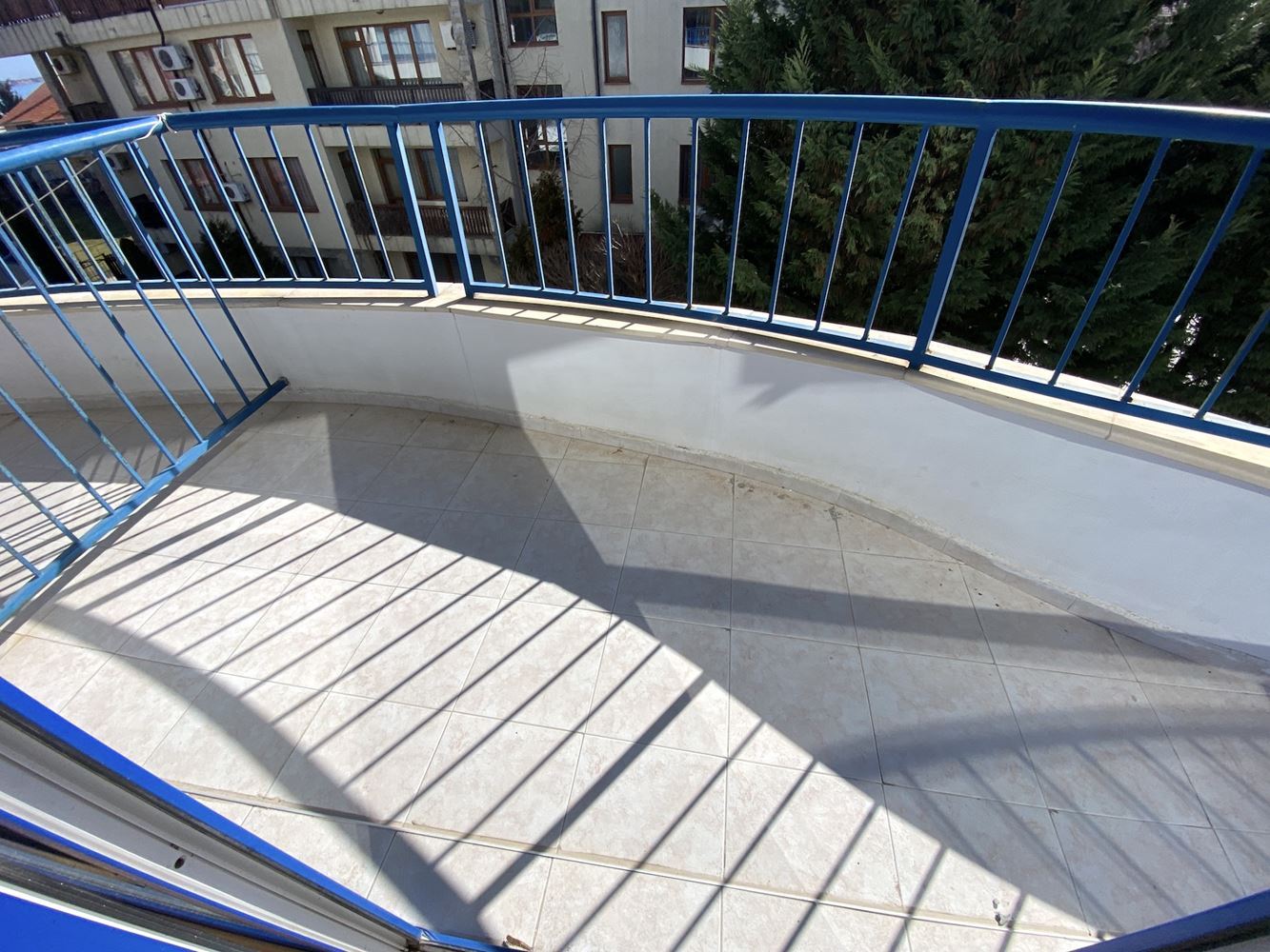 Однокомнатная квартира с видом на море в интересном комплексе