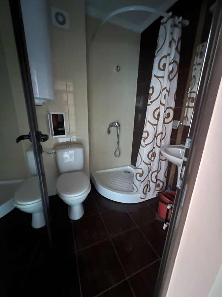 Уютная студия в самом сердце Елените – всего в нескольких минутах от пляжа, в закрытом комплексе с бассейном и отличными удобствами