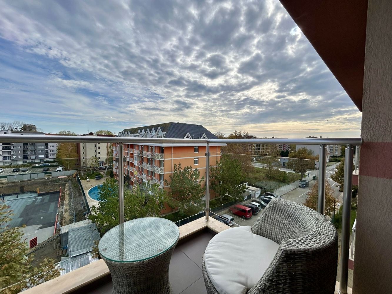 Современная студия в престижном комплексе на Солнечном берегу – идеальна для инвестиций и комфортной жизни