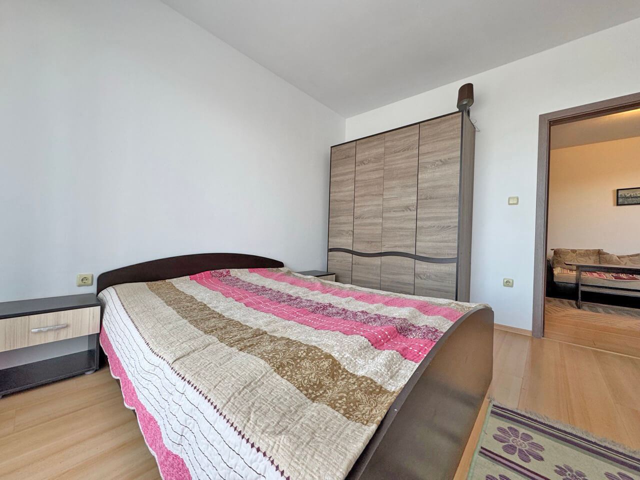 Функциональная трёхкомнатная квартира на первом этаже в современном комплексе в районе Солнечного Берега