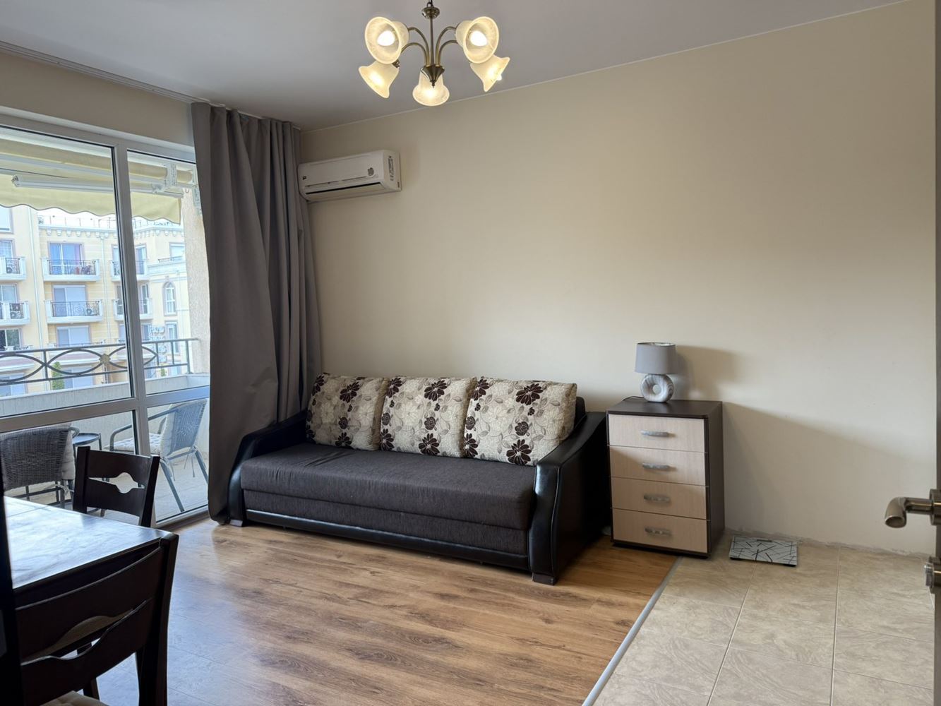 Стильная двухкомнатная квартира в современном комплексе в Равде – отличная инвестиция рядом с морем