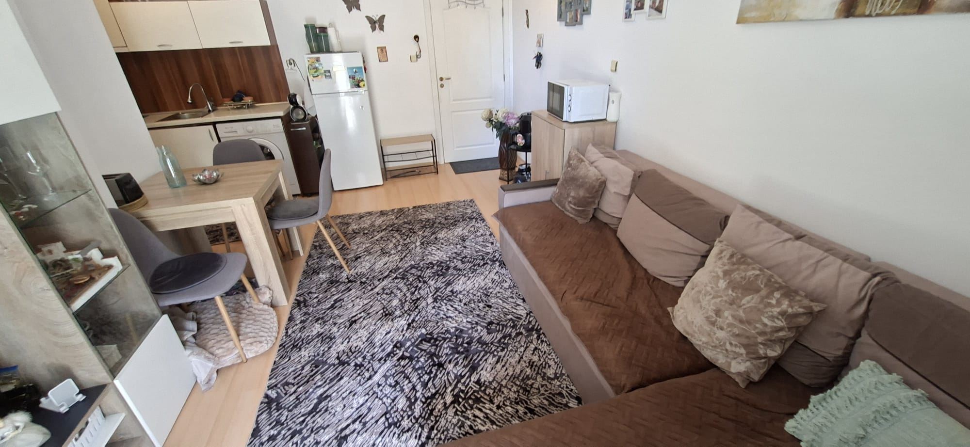 Просторная и светлая квартира с одной спальней в ухоженном комплексе рядом с Солнечным Берегом