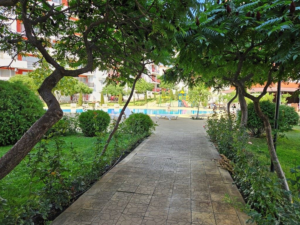 Свети Влас, первая линия моря – панорамная квартира с одной спальней с видом на море из каждой комнаты