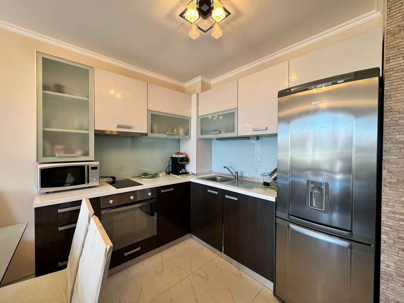 Стильная двухкомнатная квартира в элитном комплексе в самом сердце Святого Власа