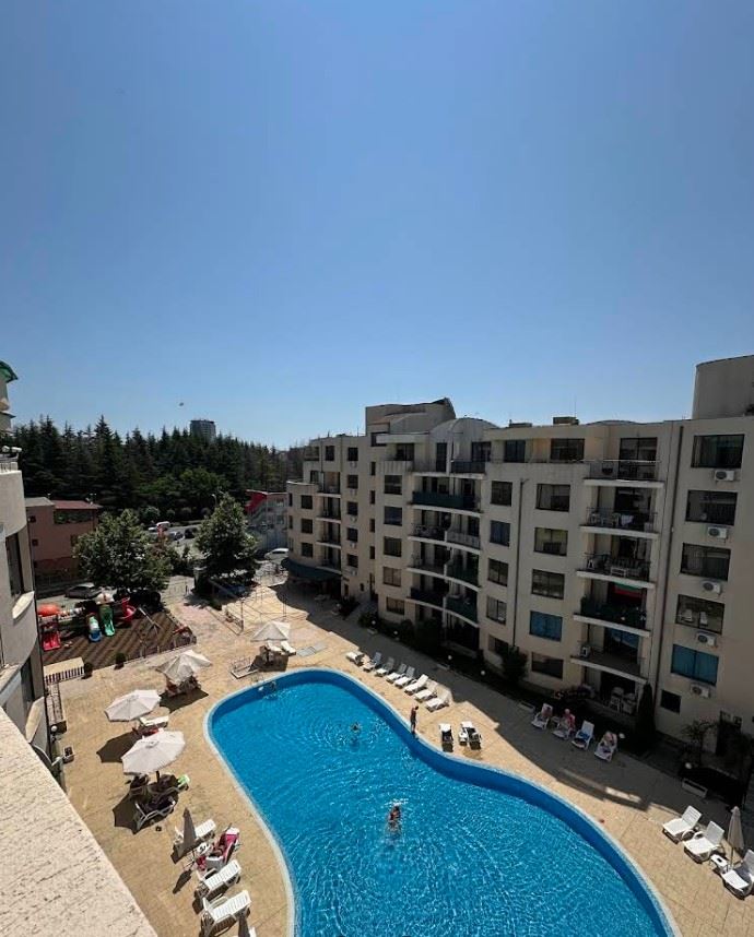 Панорамная студия на последнем этаже в Солнечном берегу – тишина, простор и ощущение свободы