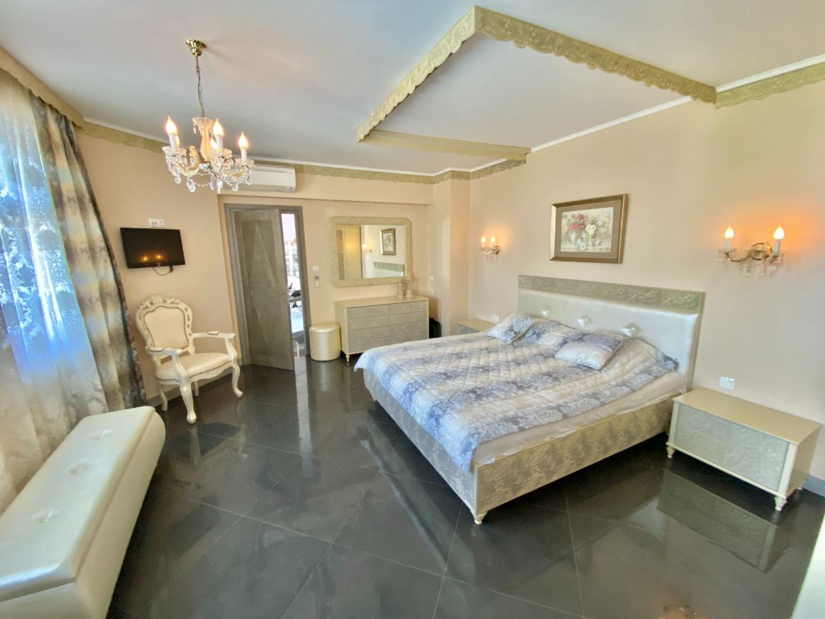 Уникальная двухуровневая квартира в комплексе премиум-класса в городе Несебр