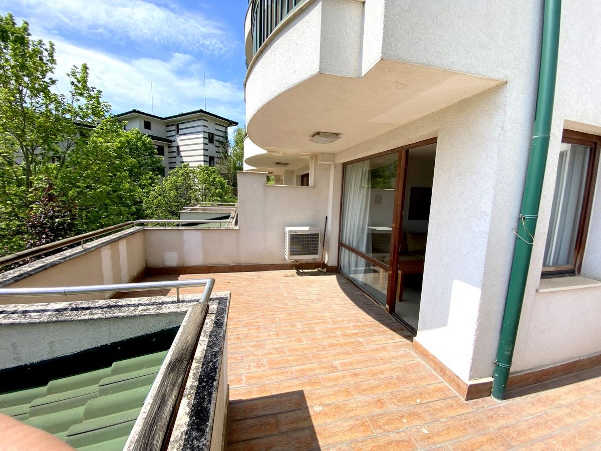 Двухкомнатная квартира  на первой линии моря в Равде – роскошь, природа и впечатляющий вид на бассейн