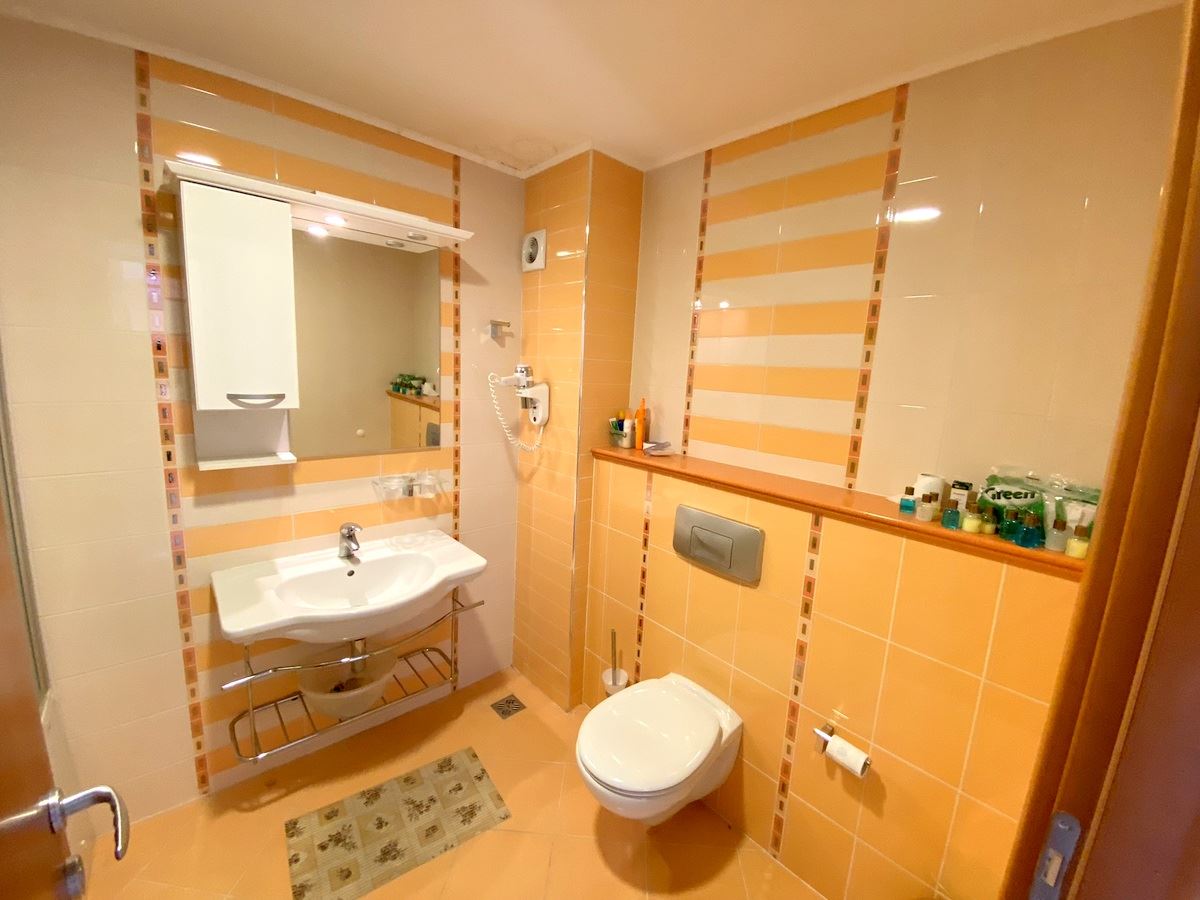 Двухкомнатная квартира  на первой линии моря в Равде – роскошь, природа и впечатляющий вид на бассейн