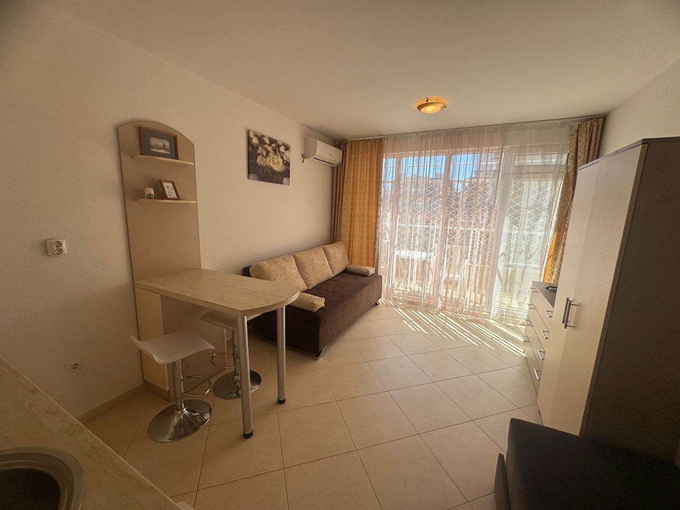 Уютная полностью меблированная студия в 300 м от моря в Поморие – отличная инвестиция и курортная недвижимость