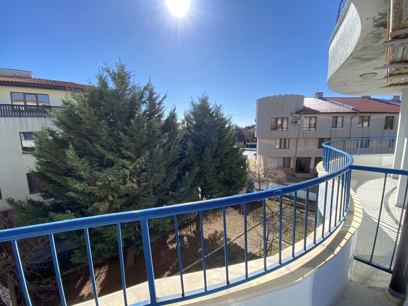 Однокомнатная квартира с видом на море в интересном комплексе