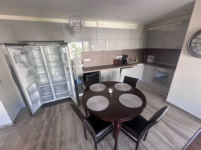 Пентхаус с панорамным видом на море и собственным выходом на пляж в Свети Влас