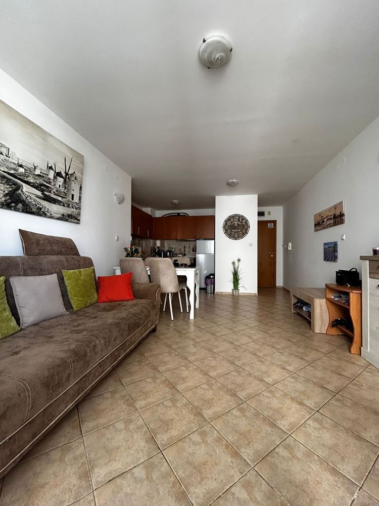 Просторная и стильно меблированная квартира с одной спальней в самом сердце Солнечного берега – идеально для проживания или инвестиций