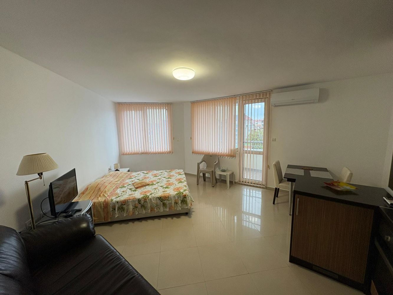 Меблированная студия в Поморие – отличное расположение, 400 м от моря и центра города