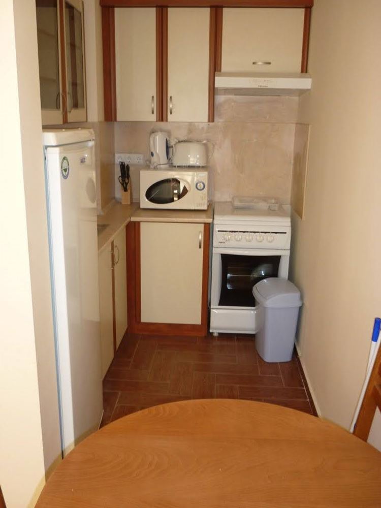 Обставленная квартира с одной спальней на первой линии с видом на море в Элените