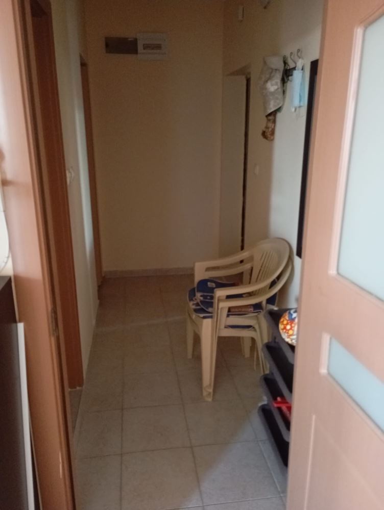 Полностью меблированный двухкомнатный апартамент в 200 м от пляжа в Равде – тишина, зелень и комфорт в небольшом комплексе