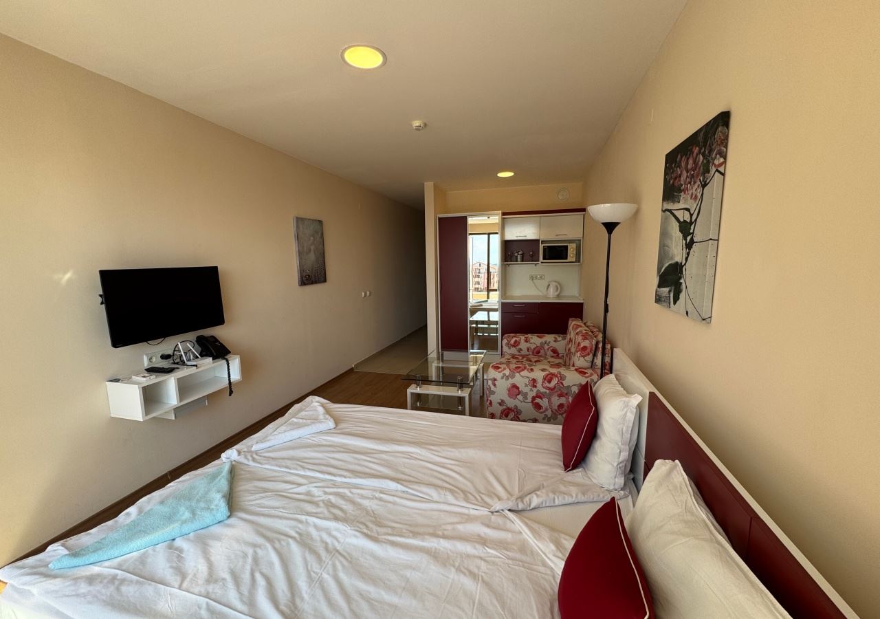 Студия на первой линии с видом на море в роскошном комплексе – полностью меблирована и готова к использованию