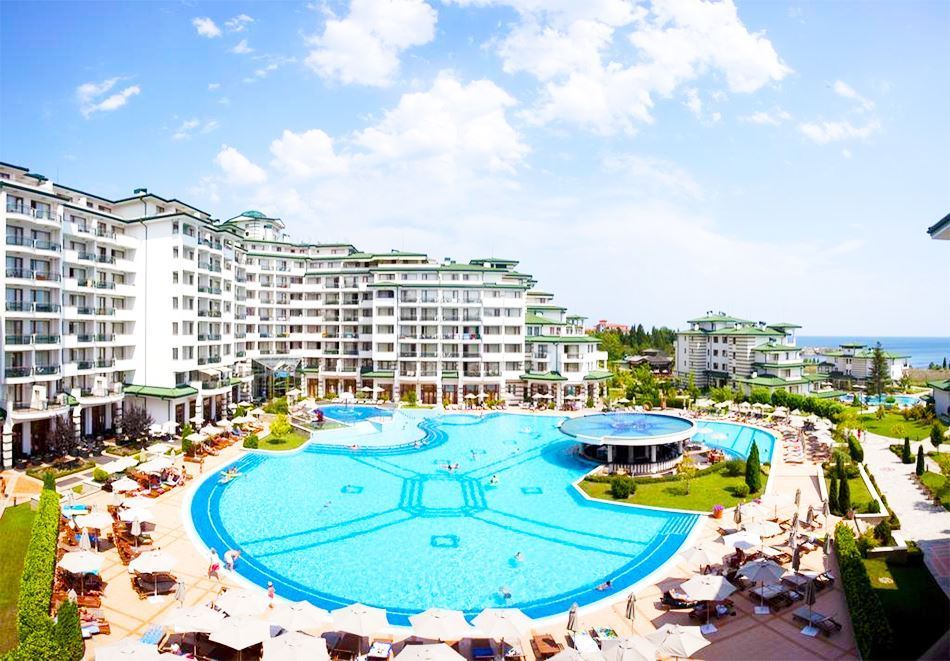 Роскошная студия на первой линии в Равда – стиль, комфорт и прямой доступ к пляжу