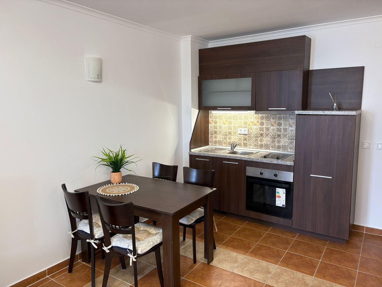  Панорамная двухкомнатная квартира на первой линии в Поморие с прямым видом на море