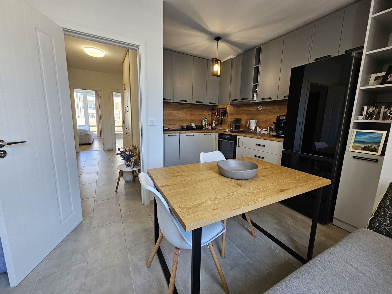 Просторная и светлая квартира с двумя спальнями и двумя большими террасами в Меден Рудник – идеально для семьи или инвестиций