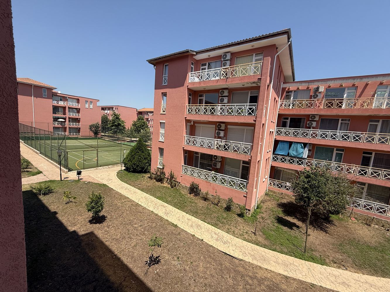 Обставленный апартамент с одной спальней с видом на бассейн в Солнечном Берегу