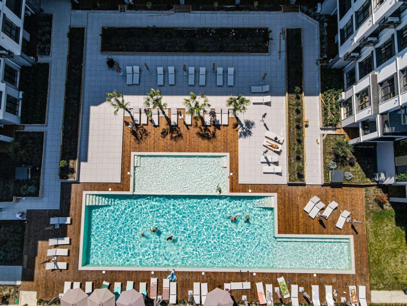 Просторная роскошная квартира с тремя спальнями и подземным парковочным местом в Солнечном Береге