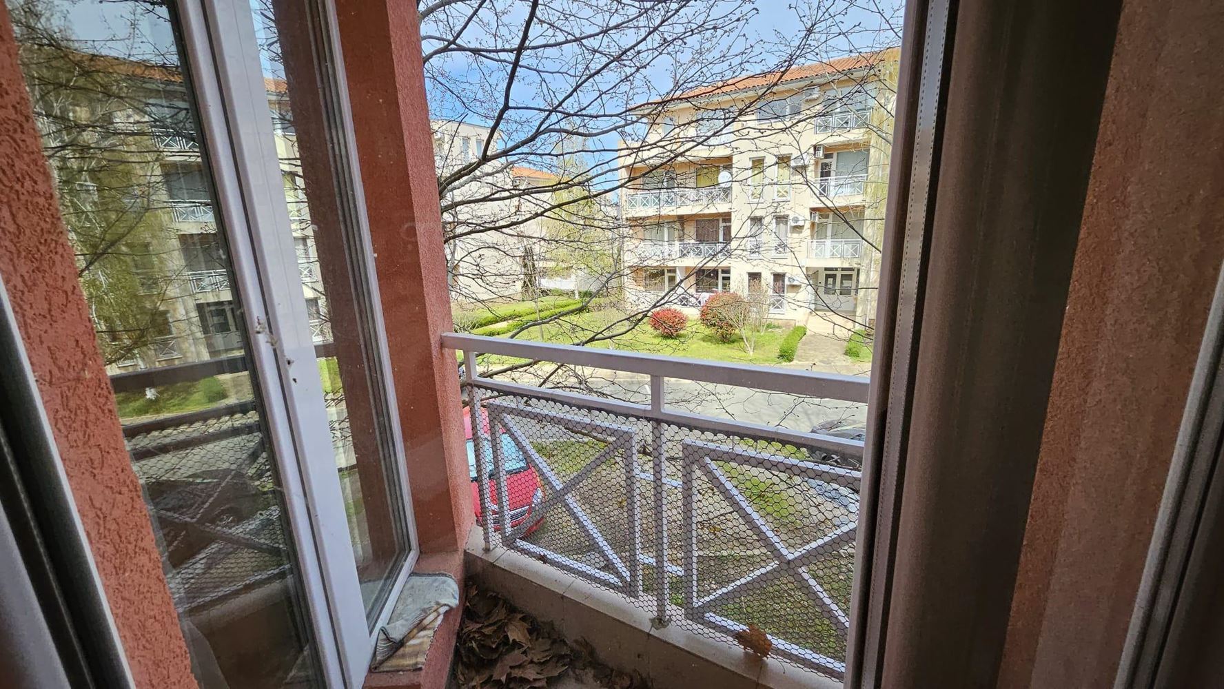 Современная квартира с одной спальней в закрытом комплексе с бассейнами и водными аттракционами в районе Солнечного берега