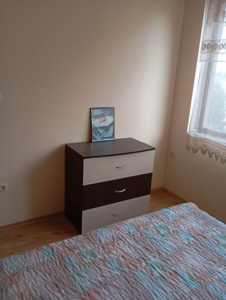 Полностью меблированный двухкомнатный апартамент в 200 м от пляжа в Равде – тишина, зелень и комфорт в небольшом комплексе