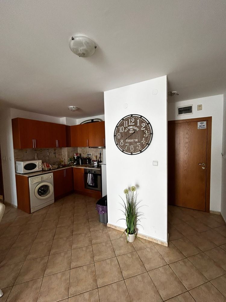 Просторная и стильно меблированная квартира с одной спальней в самом сердце Солнечного берега – идеально для проживания или инвестиций