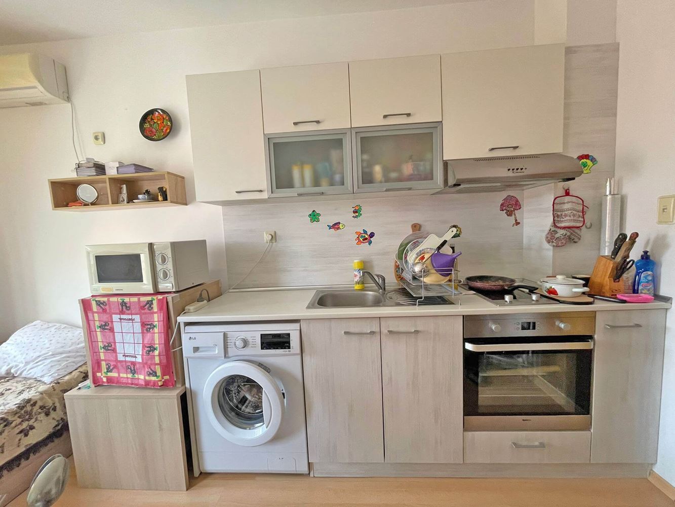 Уютная квартира с одной спальней в современном комплексе рядом с Солнечным Берегом – комфорт, спокойствие и отличные удобства 