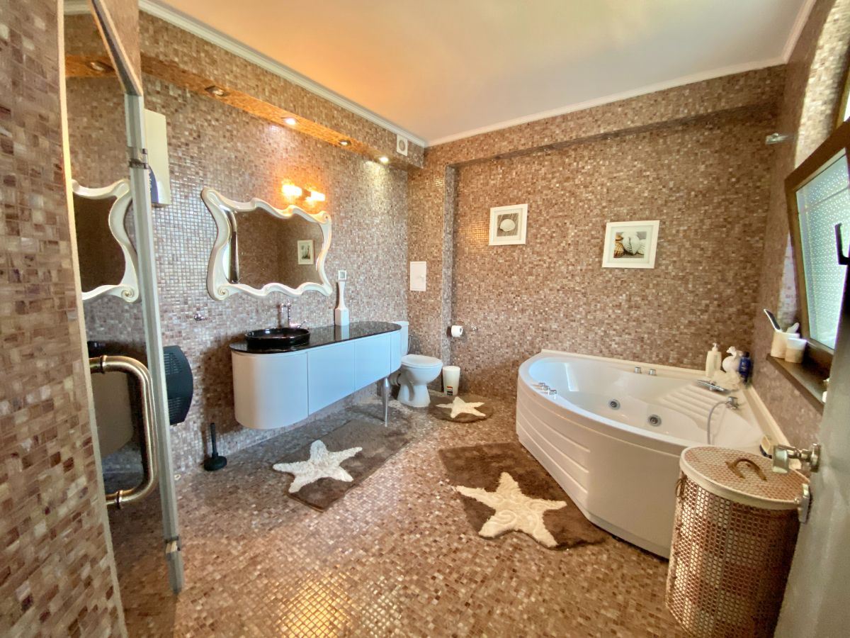 Уникальная двухуровневая квартира в комплексе премиум-класса в городе Несебр