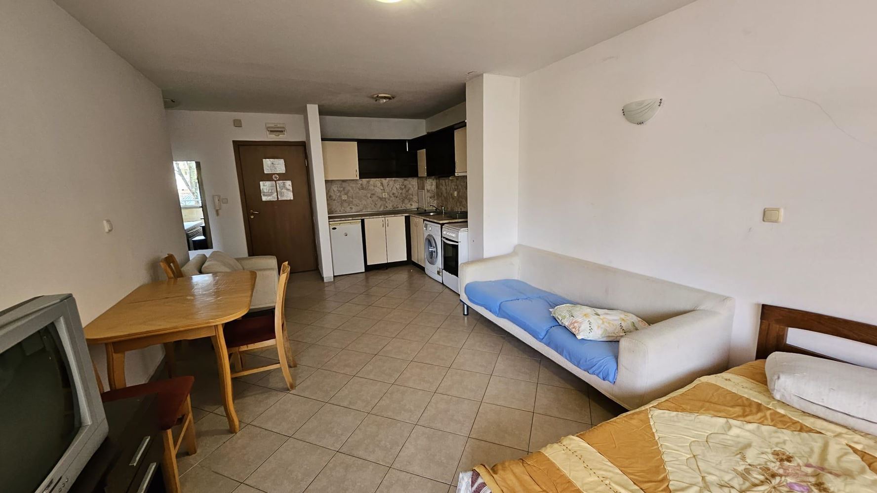   Квартира с одной спальней в 200 м от пляжа в Солнечном береге – отличная локация и инвестиционный потенциал