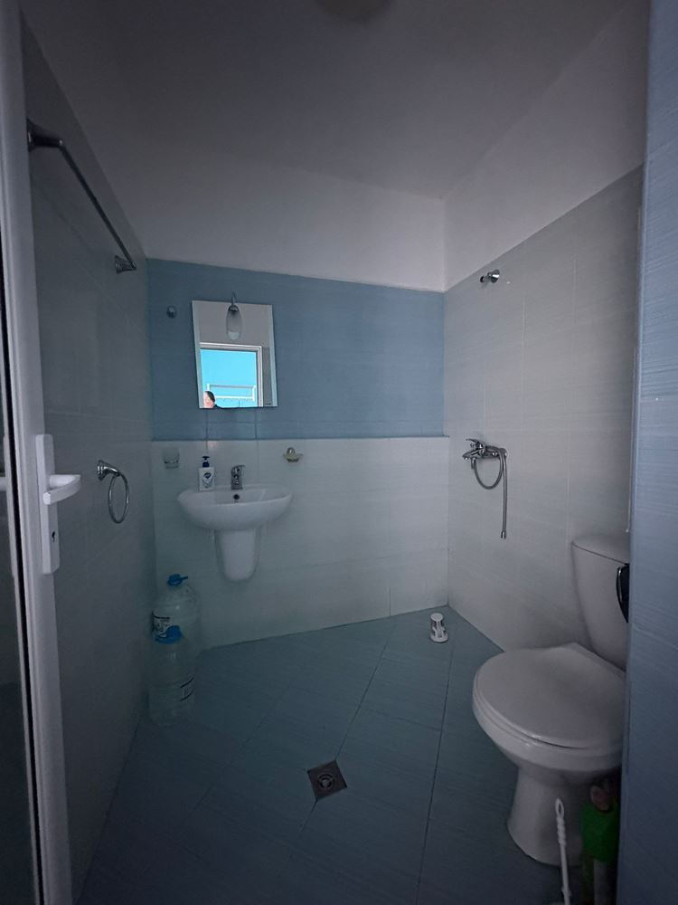 Просторная двухкомнатная квартира на первой линии моря в Поморие